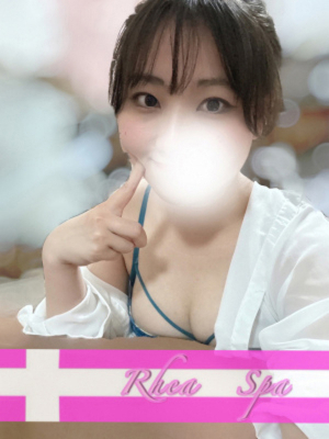水瀬なぎ