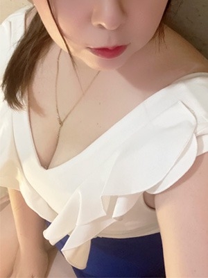 奈々 (なな)